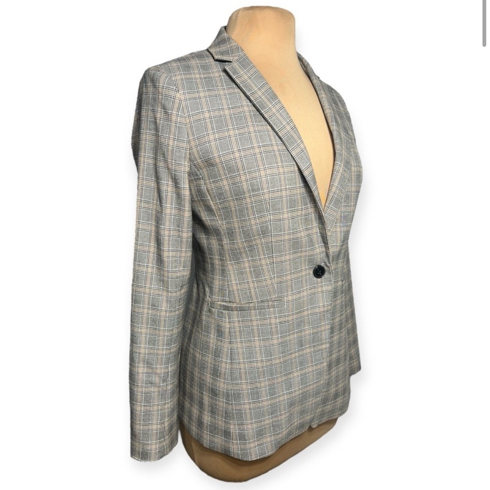 BR Long and Lean Blazer - Picture 2 of 8